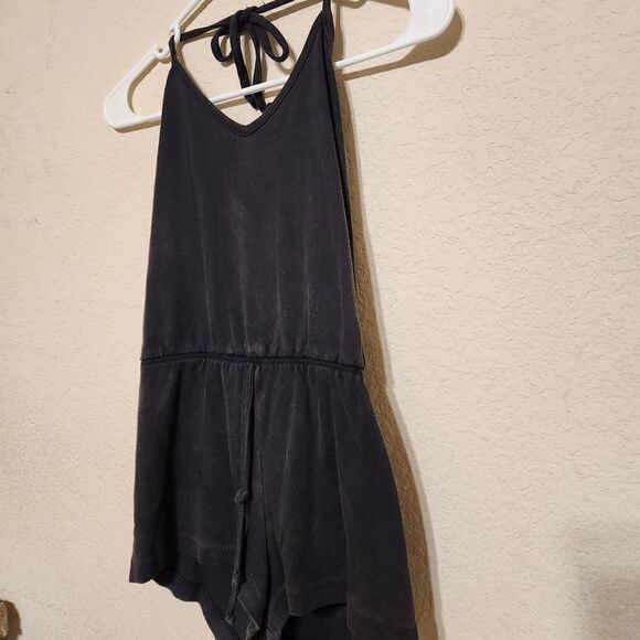 Medium black romper teens? - Picture 2 of 10